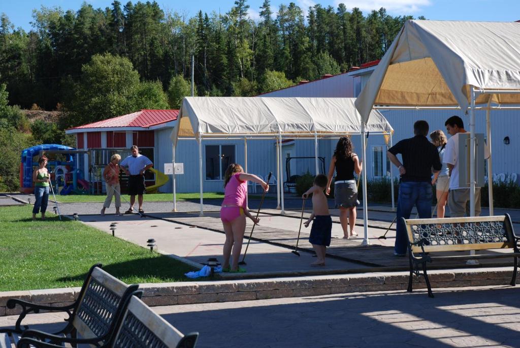 Auberge Le Cabanon Saint Zenon Экстерьер фото